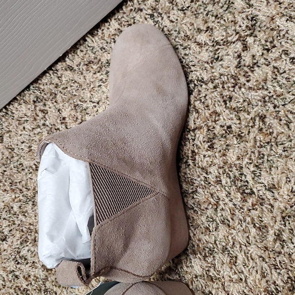 NEW Tom's Kelsey boots - Picture 3 of 5